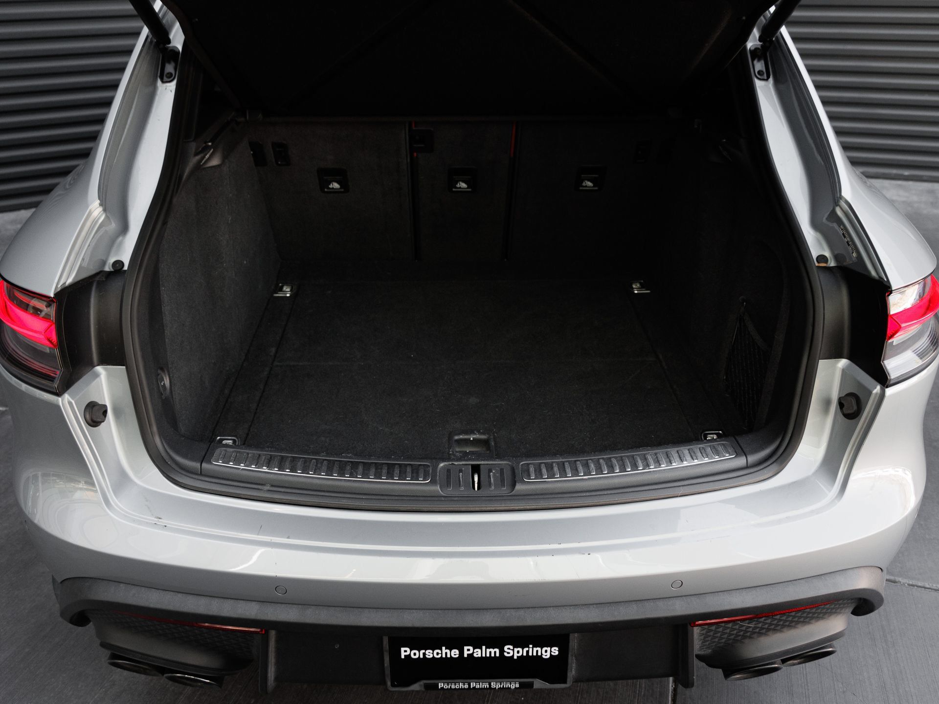 Certified 2023 Porsche Macan AWD/4WD image 26