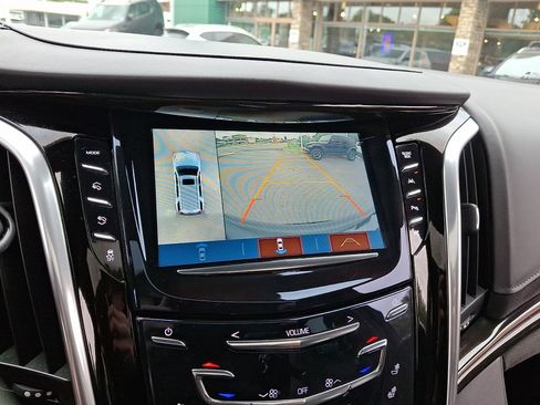 Used 2020 Cadillac Escalade ESV Platinum AWD/4WD image 25