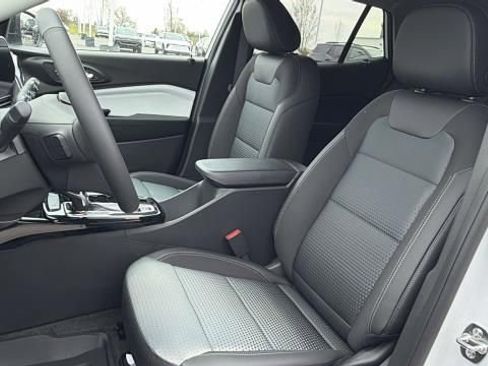 New 2026 Chevrolet Trax LT w/ Midnight Edition FWD image 6