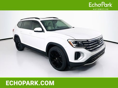 Used 2024 Volkswagen Atlas SE w/ Panoramic Sunroof Package FWD image 1