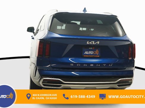 Used 2022 Kia Sorento S FWD image 16