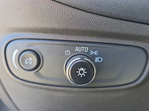 Used 2023 Chevrolet Equinox LT image 27