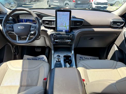 Used 2020 Ford Explorer Platinum w/ Premium Technology Package AWD/4WD image 34