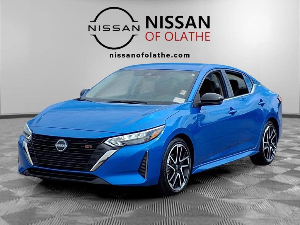 Used 2025 Nissan Sentra SR FWD image 1