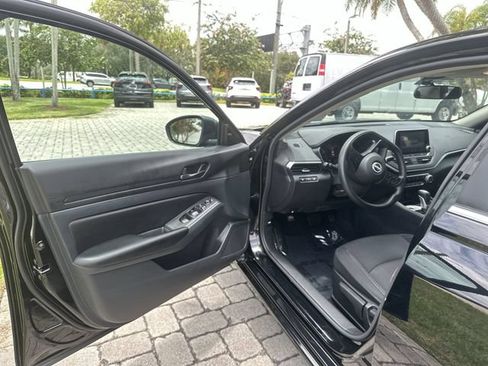 Used 2025 Nissan Altima 2.5 S FWD image 22