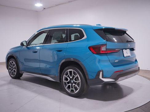 Used 2025 BMW X1 xDrive28i w/ Convenience Package AWD/4WD image 3