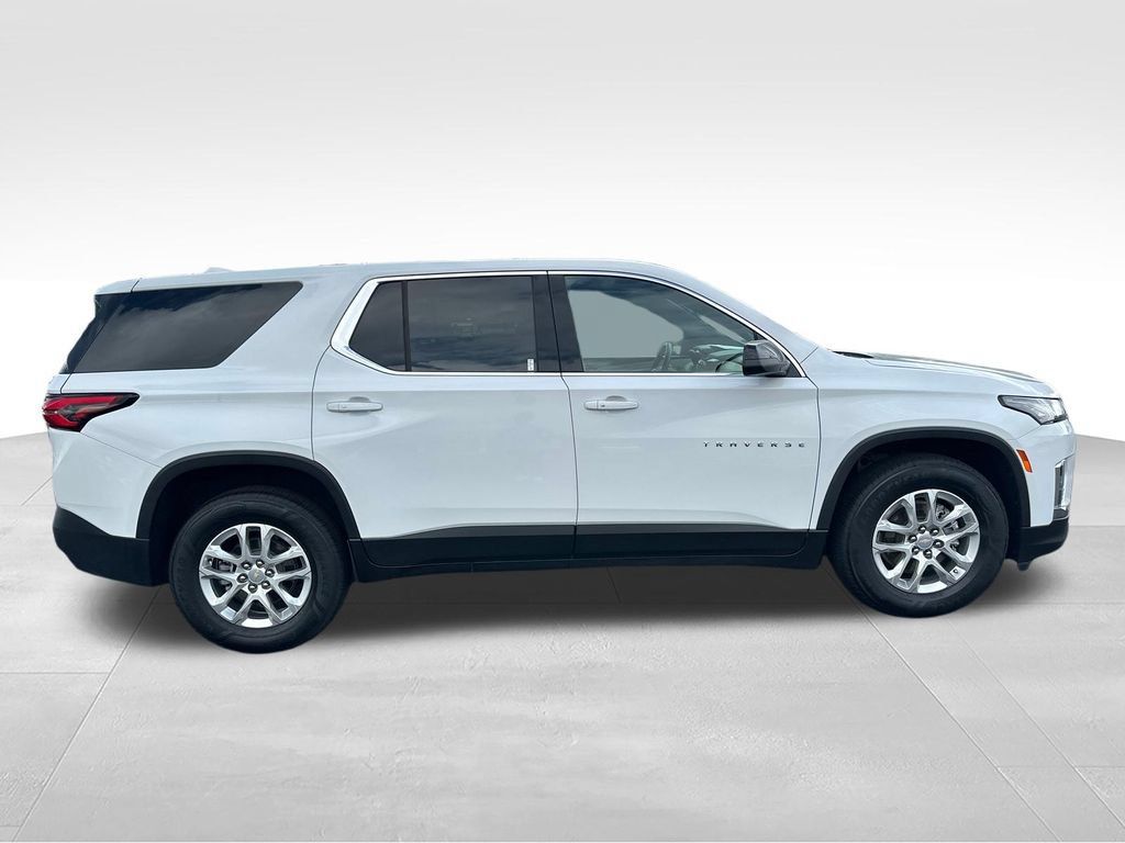 Used 2023 Chevrolet Traverse LS FWD image 6
