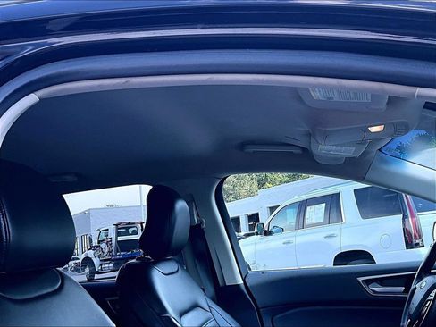 Used 2019 Ford Edge SEL w/ Equipment Group 201A AWD/4WD image 22