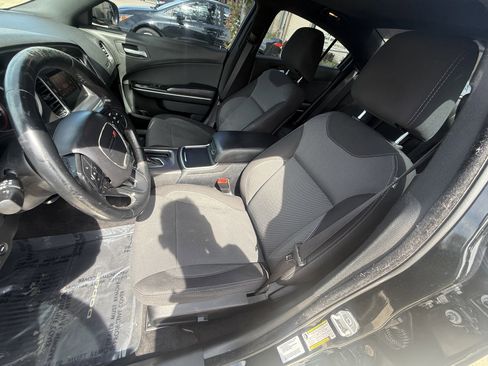 Used 2015 Dodge Charger SE w/ Power Sunroof Group AWD/4WD image 9