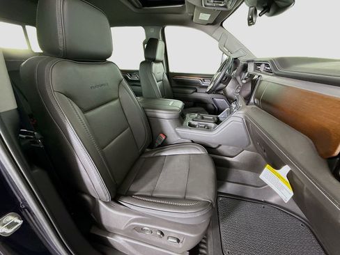 Used 2024 GMC Sierra 2500 Denali w/ Denali Reserve Package image 29