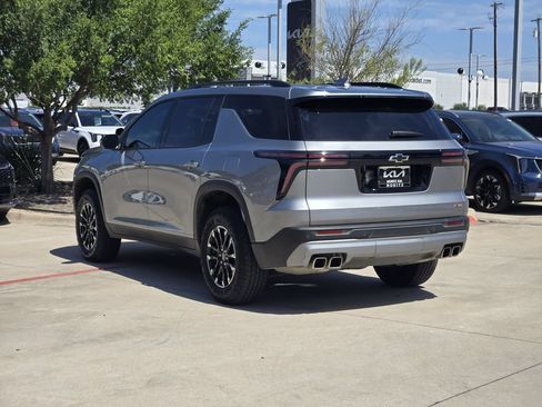 Used 2025 Chevrolet Traverse Z71 AWD/4WD image 3
