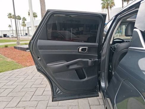 Used 2024 Kia Sorento S w/ Panoramic Sunroof Package FWD image 18