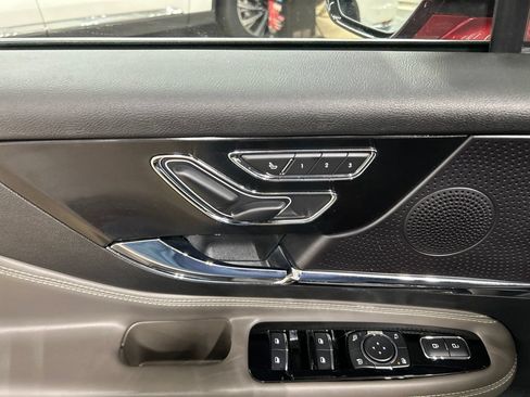 Certified 2025 Lincoln Corsair AWD w/ Equipment Group 101A image 14