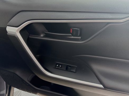 Used 2020 Toyota RAV4 LE image 30