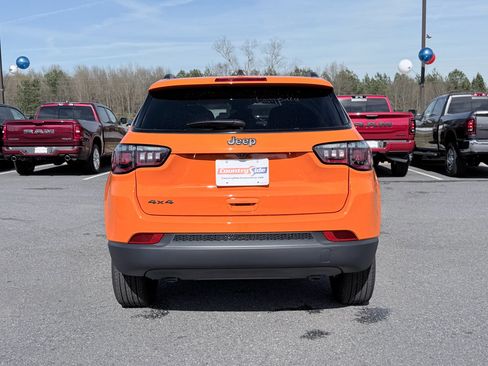 New 2026 Jeep Compass Latitude image 8