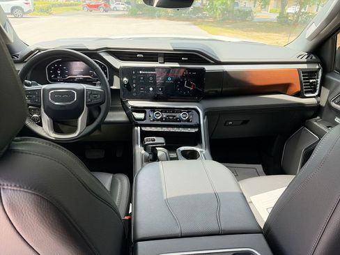 Used 2024 GMC Sierra 1500 Denali w/ Denali Reserve Package image 11