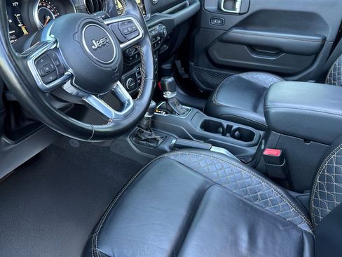 Used 2021 Jeep Wrangler Unlimited Sahara image 9