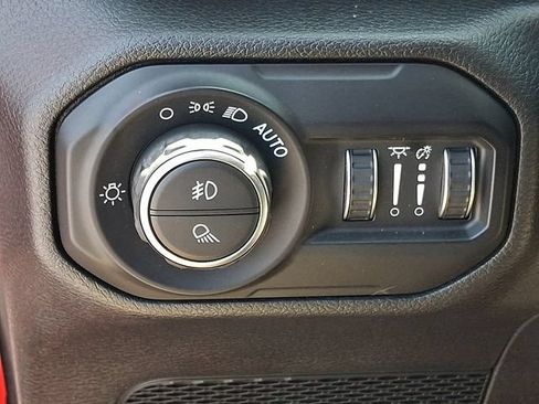 Used 2021 Jeep Gladiator Overland w/ Popular Equipment Package AWD/4WD image 24