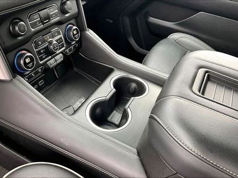 Used 2024 Chevrolet Suburban Premier image 13