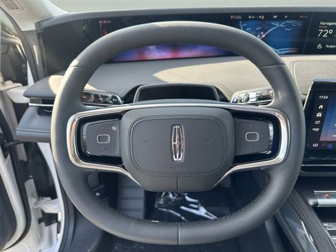 New 2026 Lincoln Nautilus Reserve w/ Jet Appearance Package AWD/4WD image 11