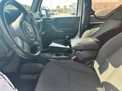 Used 2016 Jeep Wrangler Sport AWD/4WD image 6
