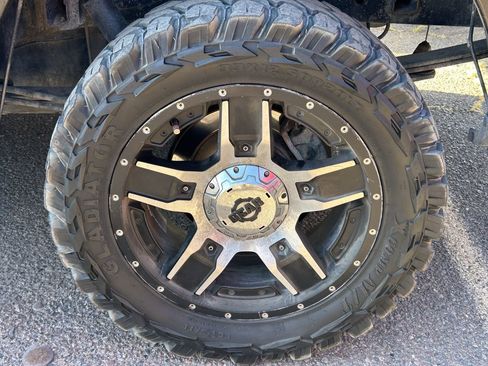 Used 2013 Ford F150 Platinum image 9