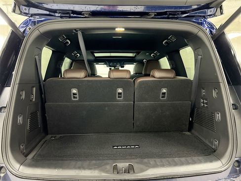 Used 2025 Nissan Armada Platinum Reserve image 25