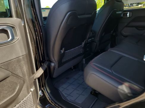 New 2026 Jeep Wrangler Unlimited Rubicon AWD/4WD image 20