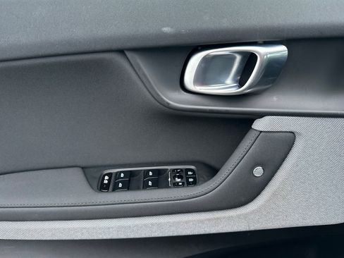 Used 2023 Polestar Polestar 2 image 14