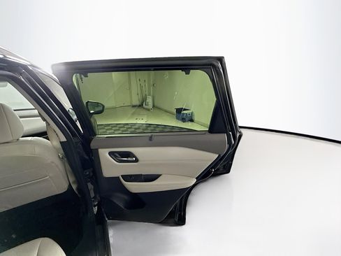 Used 2023 Nissan Rogue SL w/ SL Premium Package FWD image 32