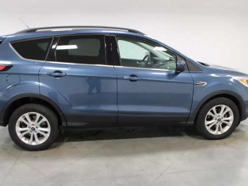Used 2018 Ford Escape SE image 12