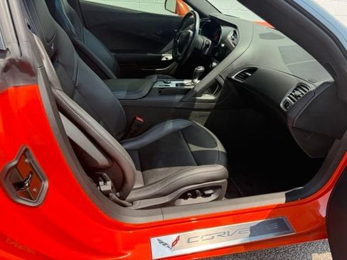 Used 2019 Chevrolet Corvette Stingray Coupe RWD image 16