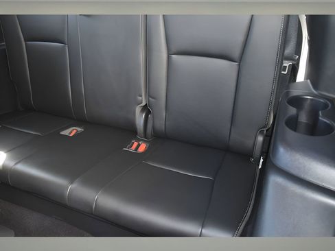 Used 2020 Toyota Highlander Platinum image 17