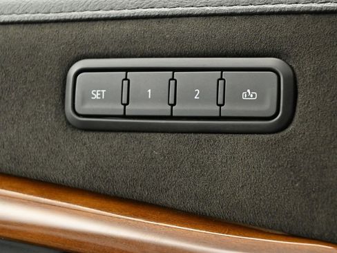 Used 2019 Cadillac Escalade Luxury image 40