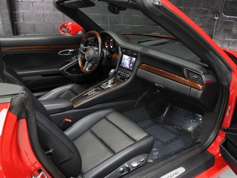 Used 2019 Porsche 911 Carrera w/ Sportdesign Package image 38