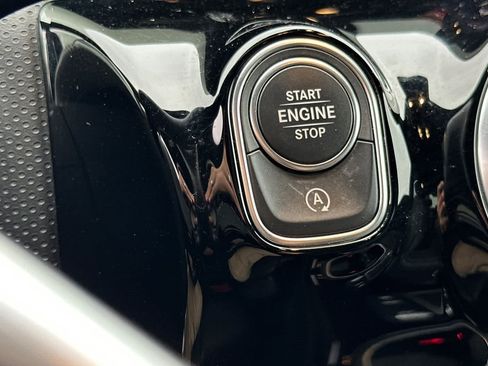 Used 2021 Mercedes-Benz CLA 250 image 21