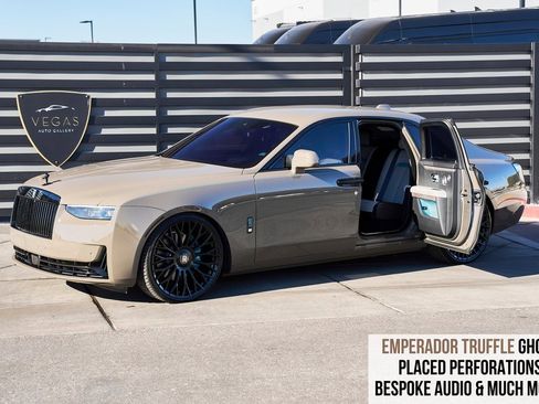 Used 2025 Rolls-Royce Ghost image 1