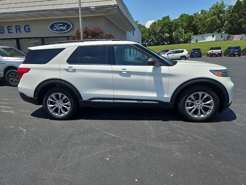 Certified 2022 Ford Explorer XLT w/ Equipment Group 202A image 2