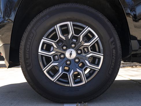 Used 2023 Chevrolet Colorado Z71 w/ Z71 Convenience Package 2 image 14