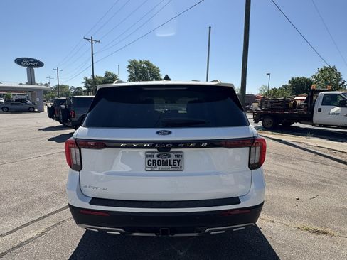 New 2026 Ford Explorer Active w/ Active Comfort Package image 5