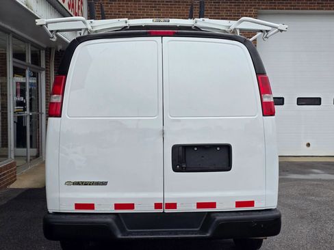 Used 2020 Chevrolet Express 2500 w/ Driver Convenience Package image 5