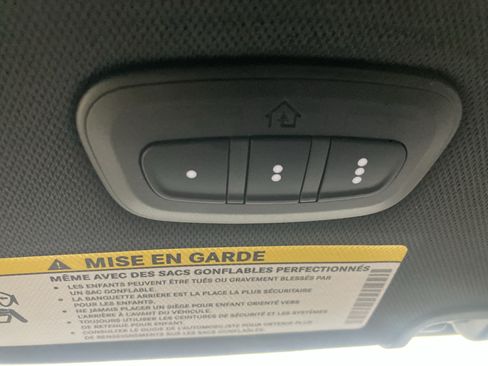 Used 2025 Chrysler Pacifica Select FWD image 33