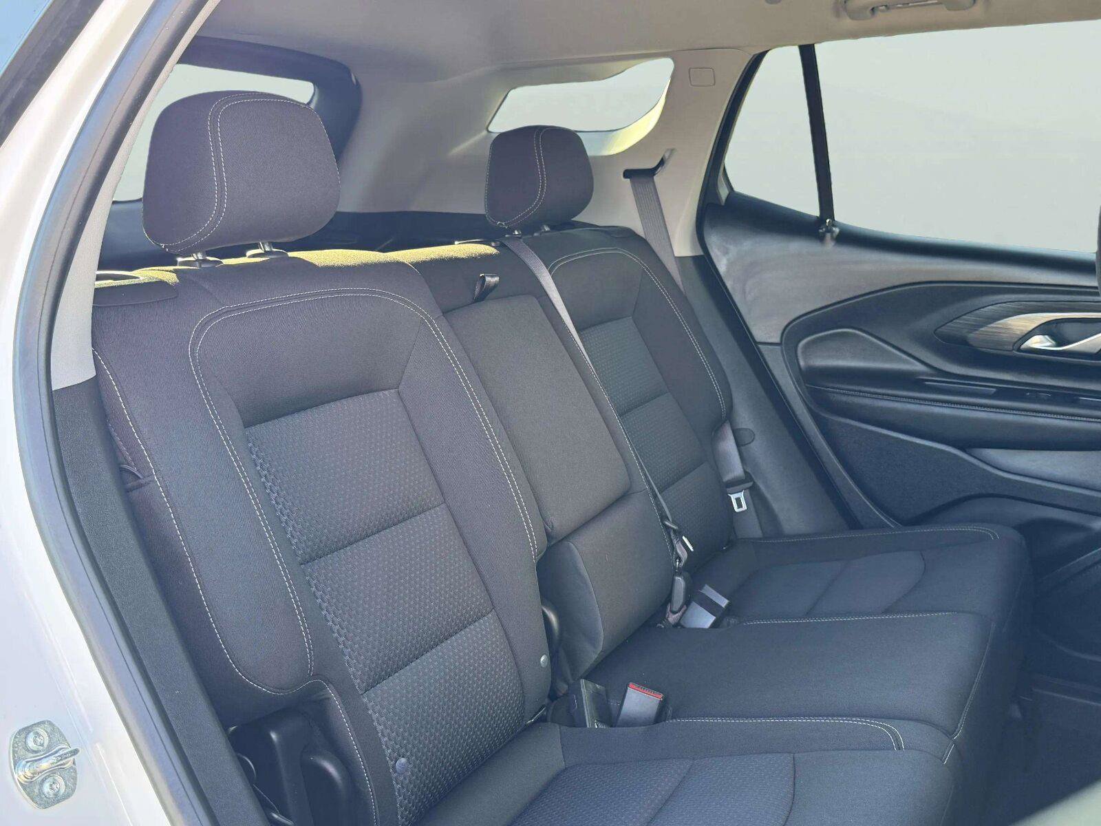 Used 2024 GMC Terrain SLE FWD image 34
