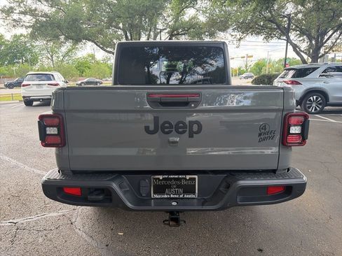 Used 2021 Jeep Gladiator Willys image 6