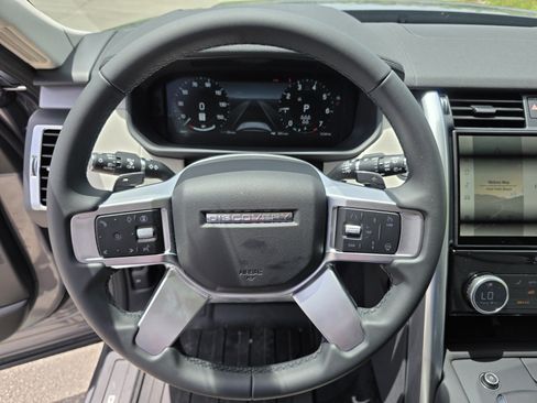 New 2026 Land Rover Discovery Dynamic SE AWD/4WD image 15