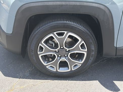 Used 2018 Jeep Renegade Limited FWD image 19