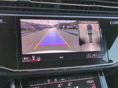 Used 2025 Audi Q8 Premium Plus image 21