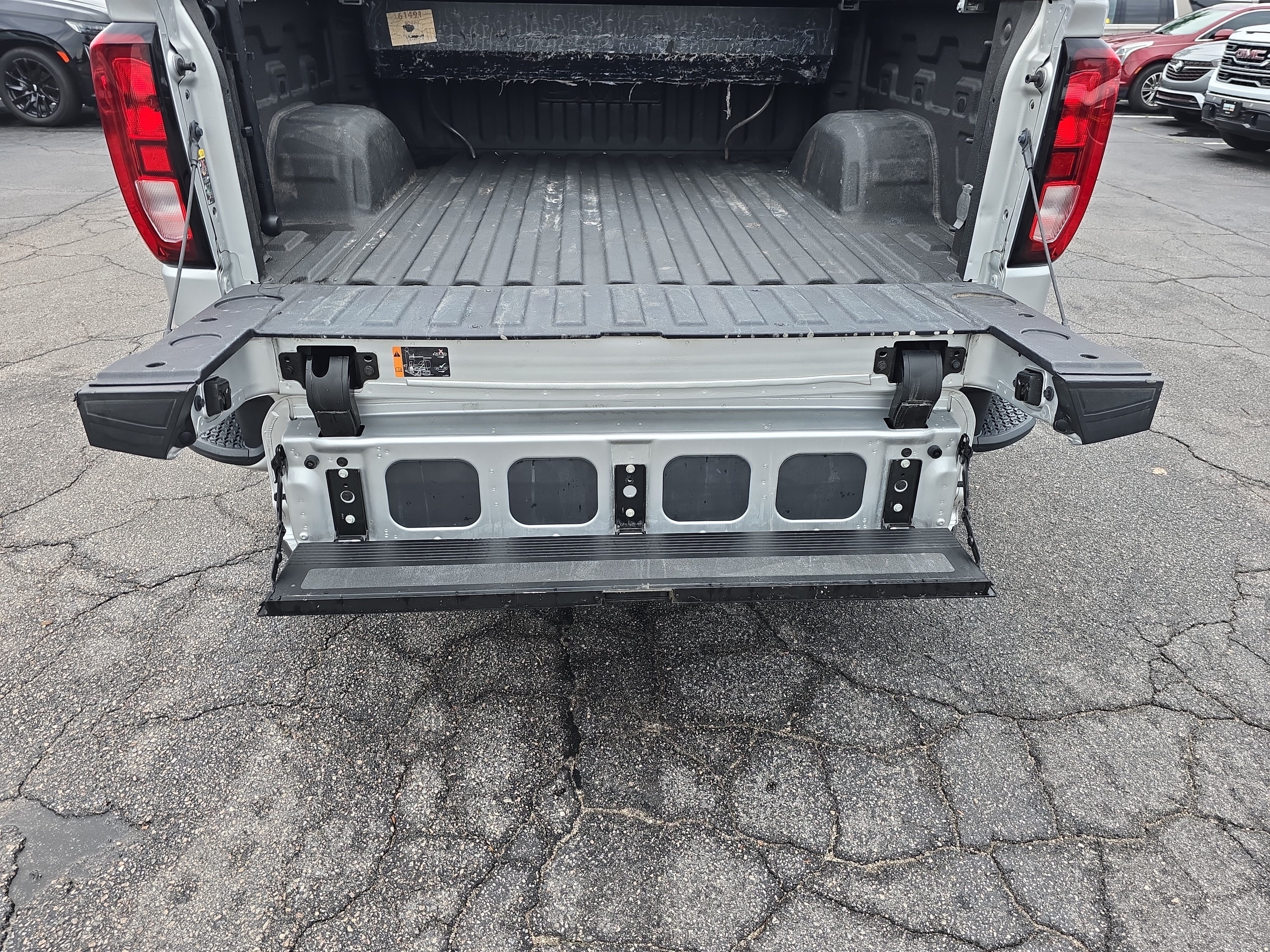 Used 2022 GMC Sierra 1500 Elevation w/ X31 Off-Road Package AWD/4WD image 14