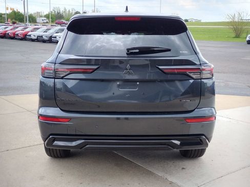 New 2026 Mitsubishi Outlander LE AWD/4WD image 17