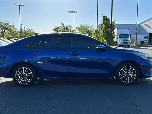 Used 2023 Kia Forte LXS w/ LXS Technology Package FWD image 4